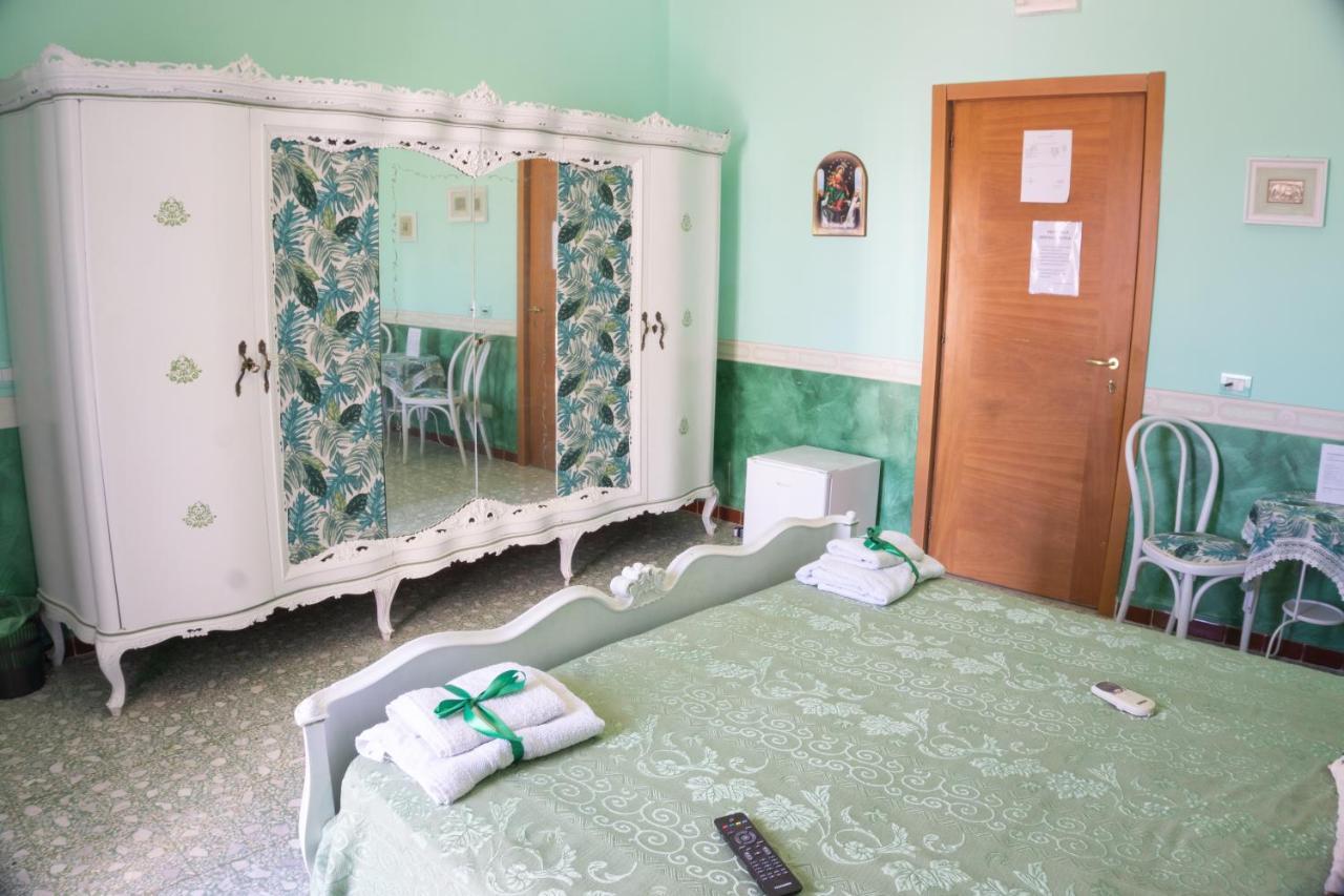 B&B Fabiola Pompeï Buitenkant foto