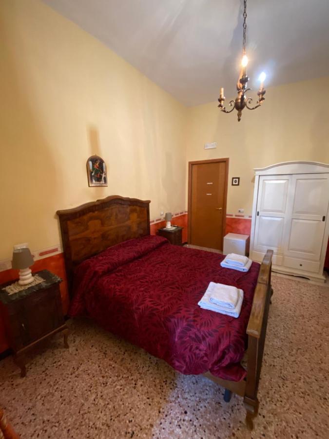 B&B Fabiola Pompeï Buitenkant foto